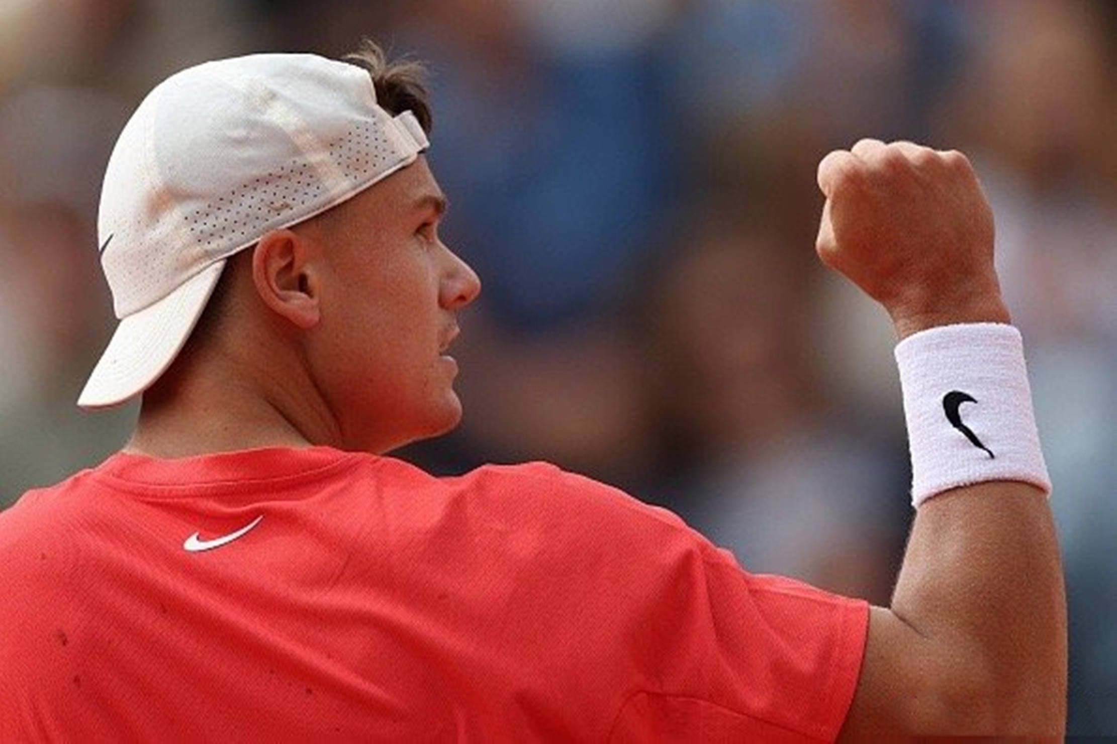 爱游戏在线-S赛选手爆冷获胜，专家预测失准