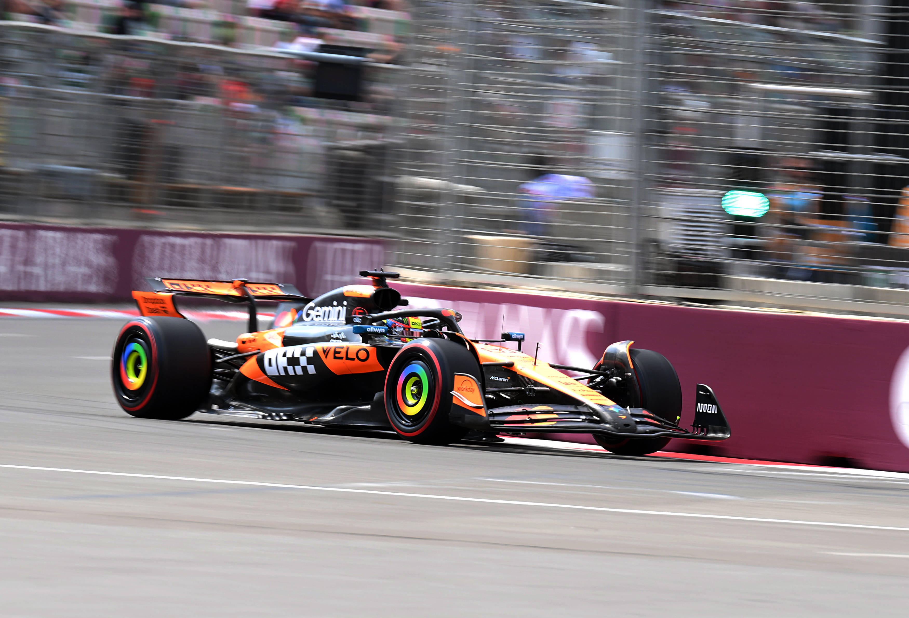 梅赛德斯逆转迈凯伦,勒克莱尔扛起全队 梅赛德斯逆转迈凯伦,勒克莱尔扛起全队