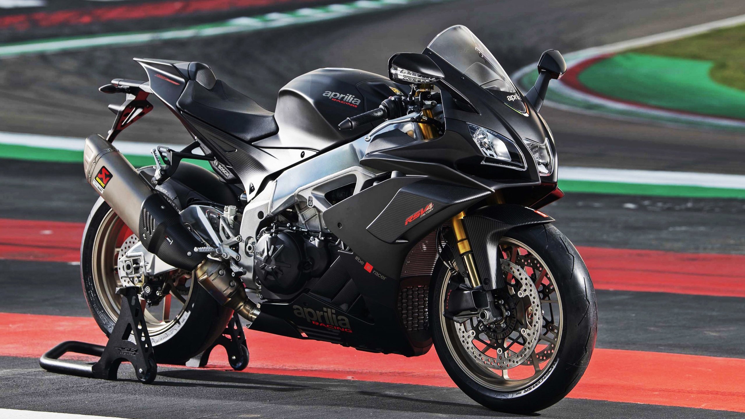 塞内加尔祭出门神冲锋战术,库尔图瓦头槌定音提前终结悬念!皇马巨星颠覆绿茵常识