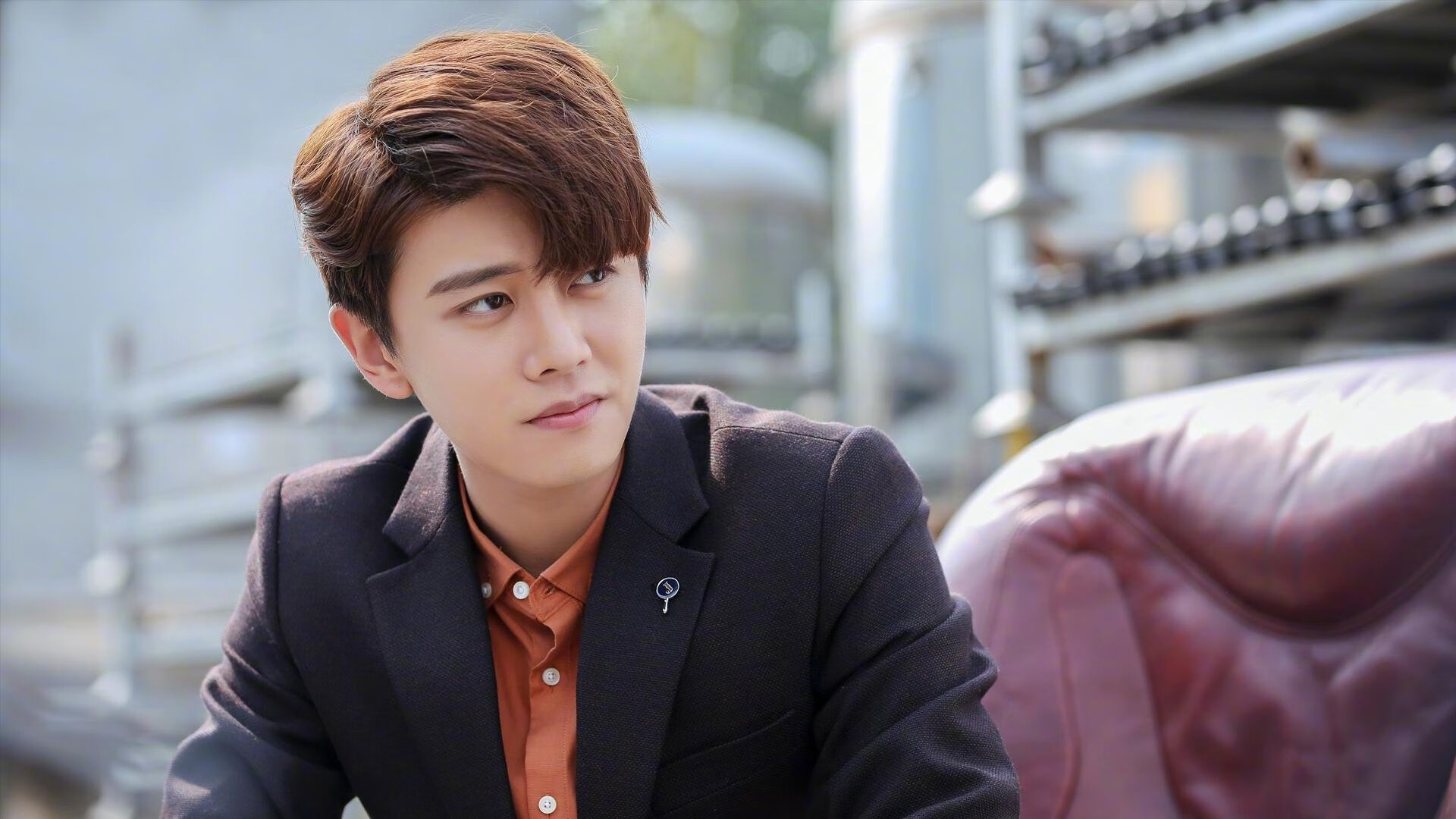 爱游戏体育-绿茵与硬木的共鸣，世界杯焦点战夜，湖人铁血映照篮网星光