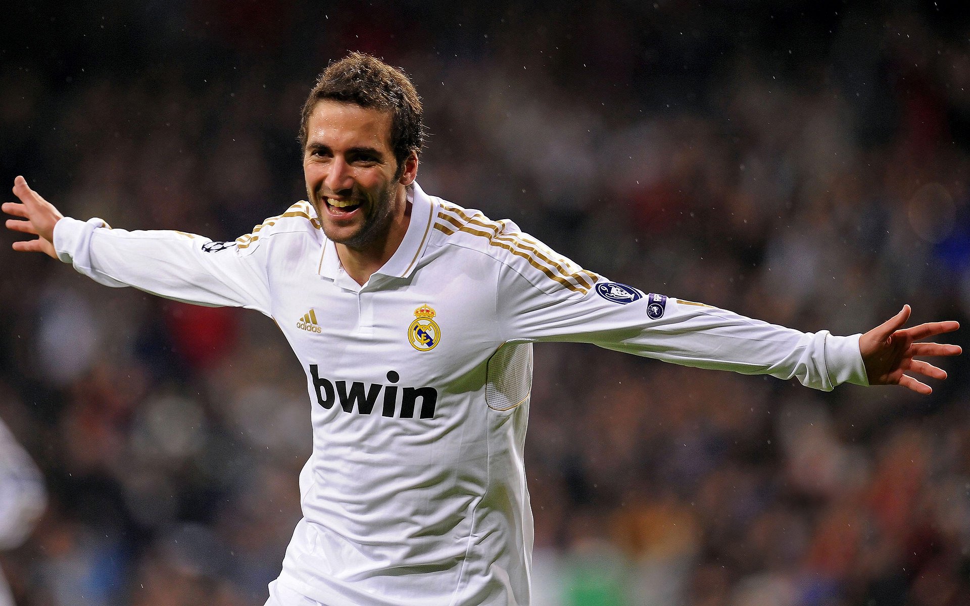 二进制绿茵场，2077欧冠半决赛，里昂AI联队掀翻首尔数字王朝